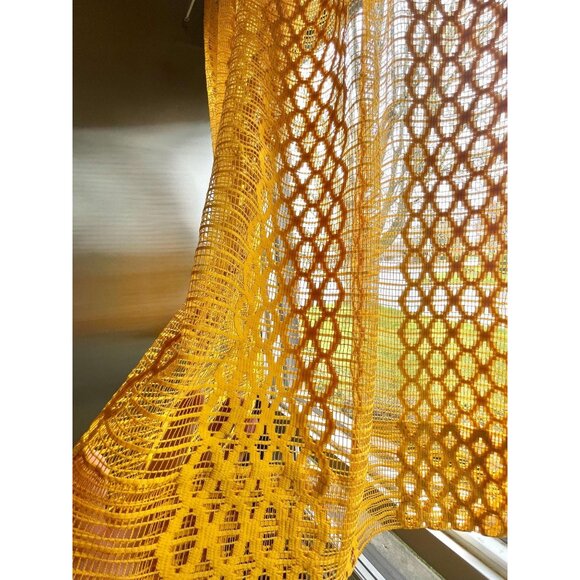 Vintage 70s pleated curtain, golden yellow, open weave mesh, single panel - Picture 3 of 10